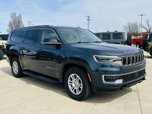 Used 2024 Jeep Wagoneer L 4WD w/ HD Trailer Tow Package image 2