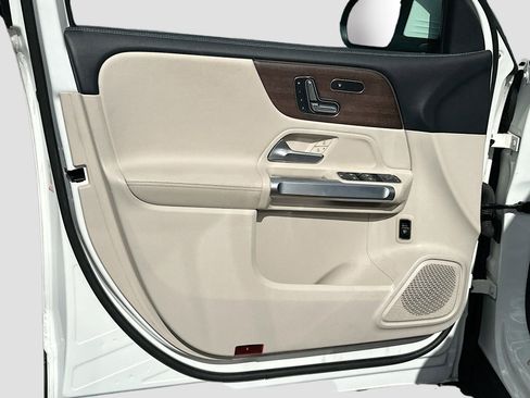 Used 2022 Mercedes-Benz GLB 250 4MATIC image 22