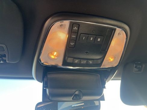 Used 2020 Jeep Grand Cherokee Altitude image 28