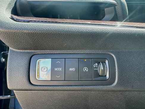 Used 2025 Chevrolet Traverse Z71 w/ Driver Confidence Package AWD/4WD image 20