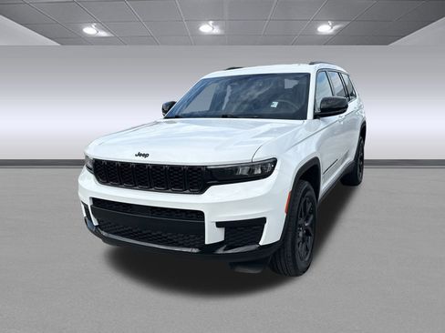 Used 2024 Jeep Grand Cherokee L Laredo image 7