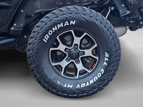 Used 2018 Jeep Wrangler Unlimited Sport image 28