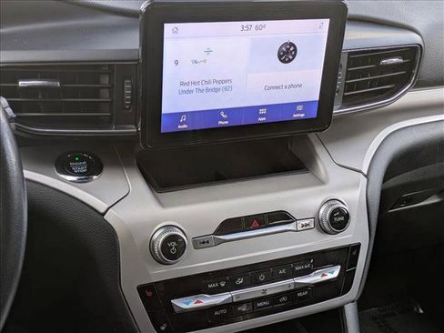 Used 2020 Ford Explorer XLT w/ Equipment Group 202A image 14