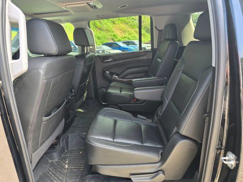 Used 2020 Chevrolet Suburban LT RWD image 10