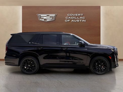 Certified 2024 Cadillac Escalade Sport Platinum w/ LPO, ONYX Package AWD/4WD image 5