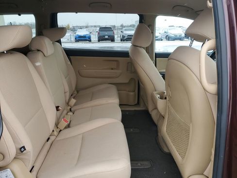 Used 2016 Kia Sedona LX w/ LX Convenience Package image 29