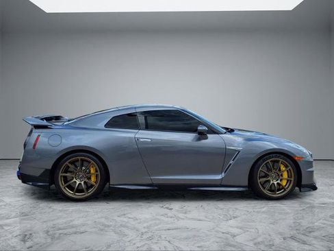 Certified 2024 Nissan GT-R w/ Floor Mat Package image 9
