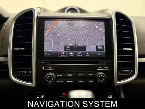 Used 2017 Porsche Cayenne Platinum Edition AWD/4WD image 26