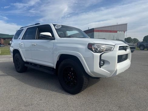 Used 2024 Toyota 4Runner SR5 Premium w/ Moonroof Package image 8