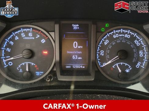 Used 2016 Toyota Tacoma TRD Off-Road image 19