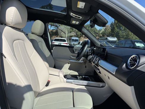 Certified 2025 Mercedes-Benz GLB 250 image 30