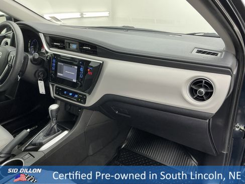 Used 2018 Toyota Corolla LE image 24