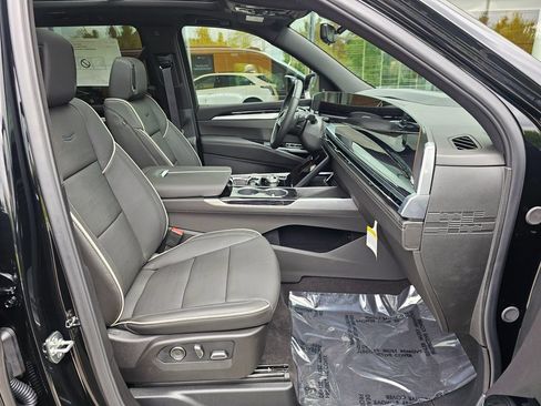 New 2026 Cadillac Escalade ESV Sport w/ Touring Package AWD/4WD image 11