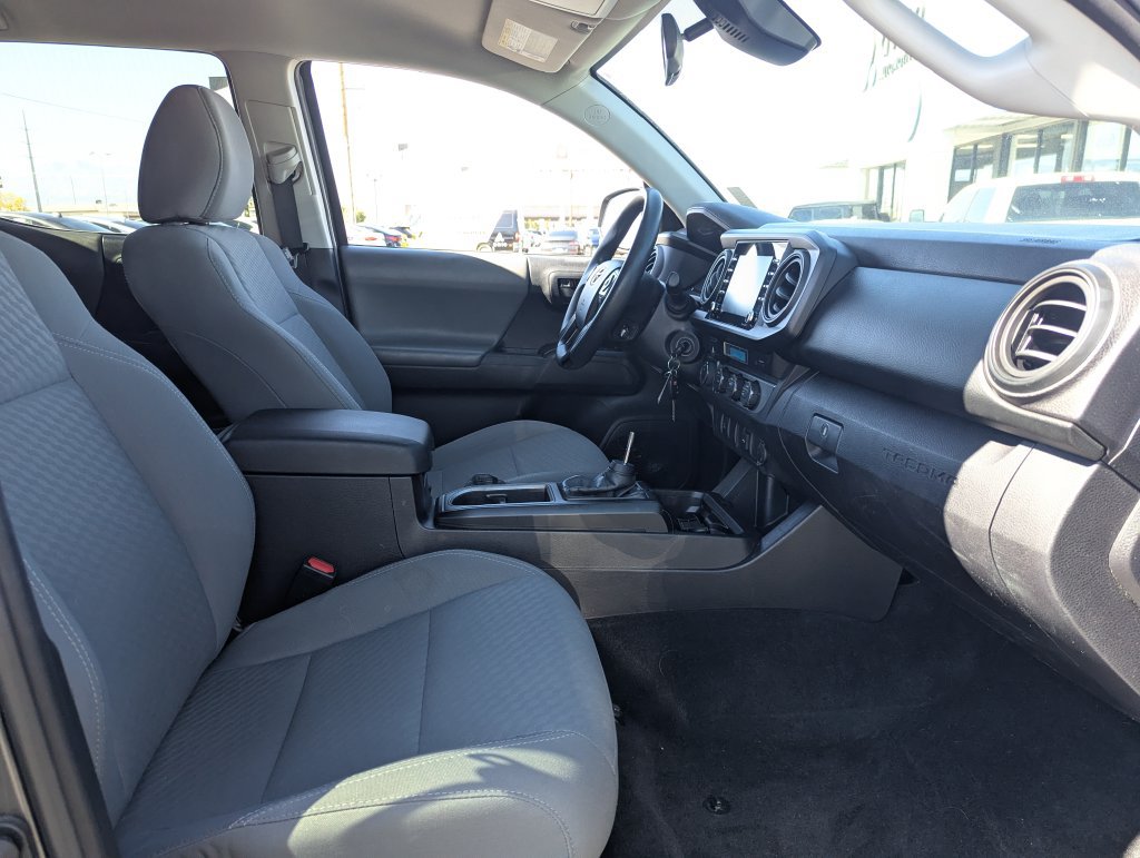 Used 2021 Toyota Tacoma SR AWD/4WD image 30