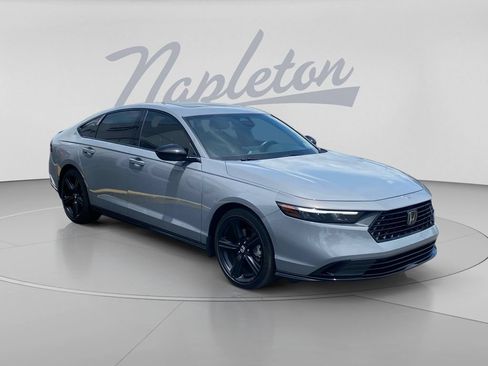 Used 2024 Honda Accord Sport image 3