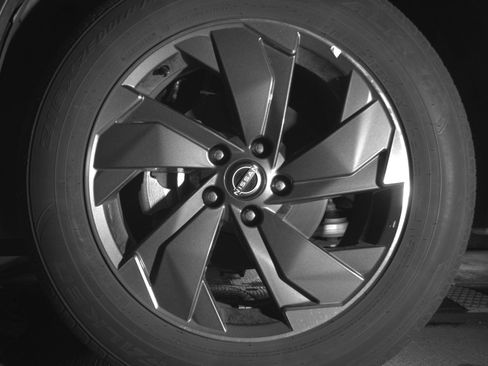 Used 2025 Nissan Rogue SV FWD image 12