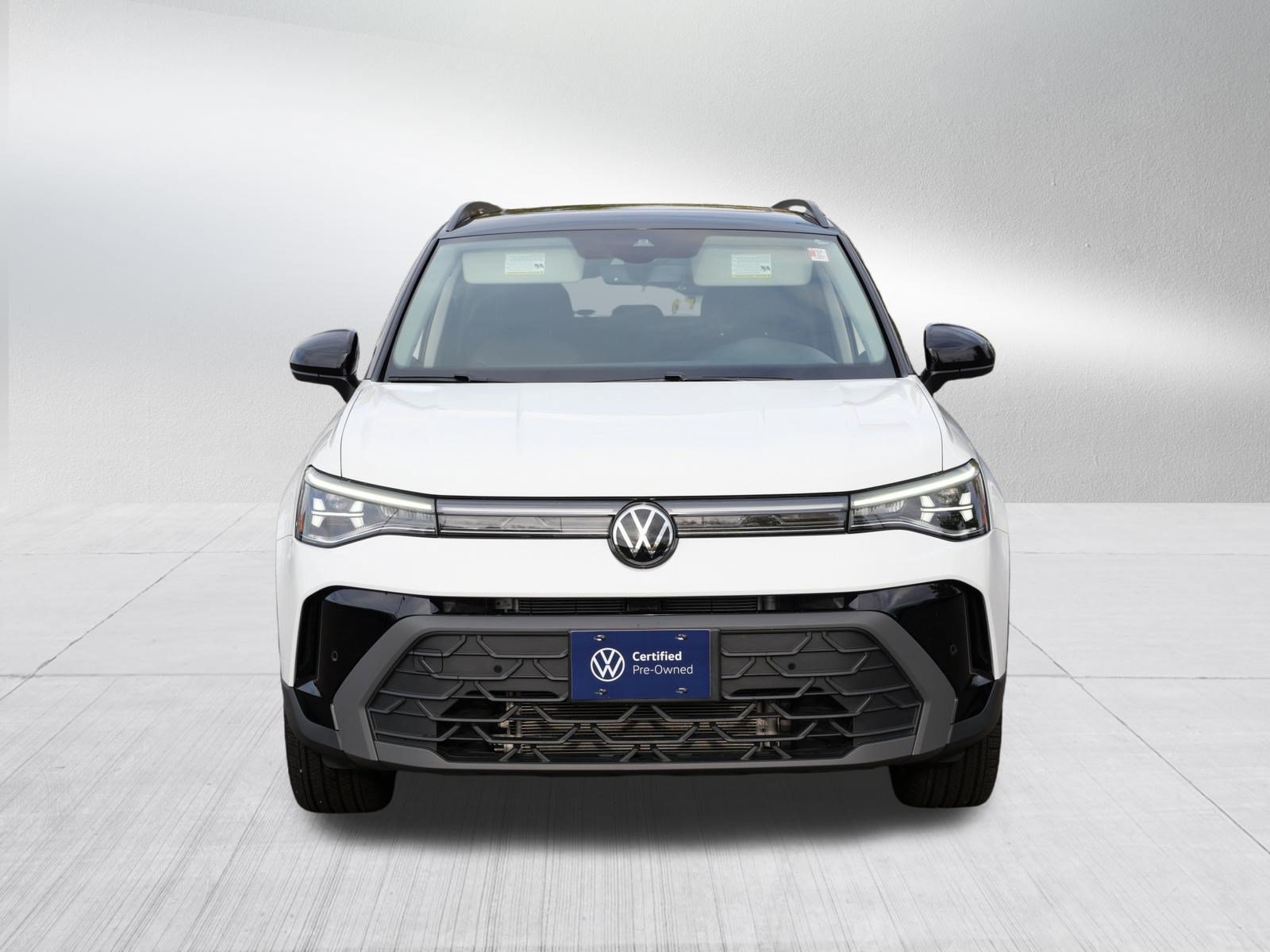Certified 2025 Volkswagen Taos SE AWD/4WD image 2