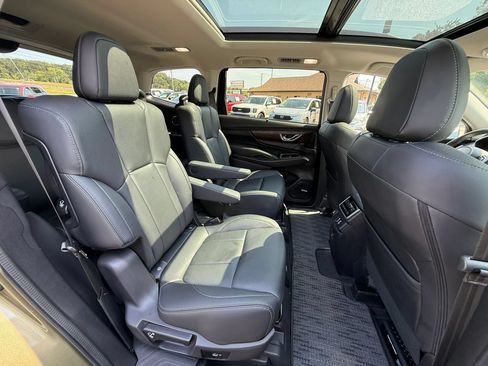 Used 2025 Subaru Ascent Touring AWD/4WD image 29