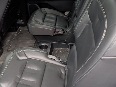 Used 2021 Ford Explorer XLT w/ Equipment Group 202A image 10