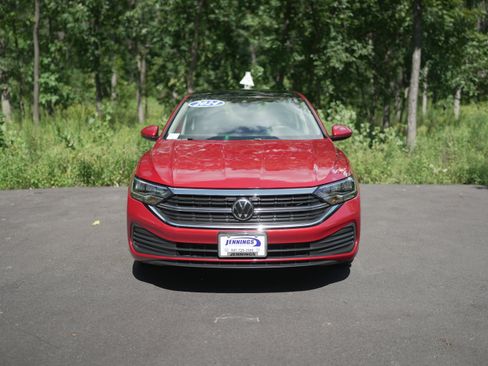 Certified 2024 Volkswagen Jetta SE w/ Panoramic Sunroof Package image 3