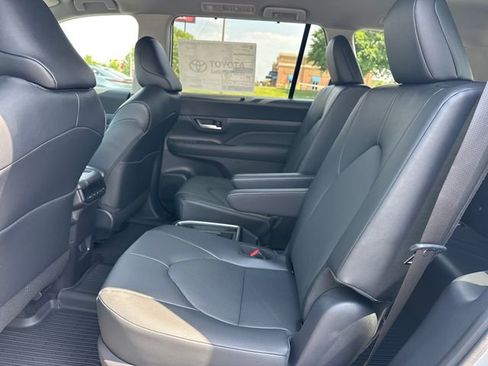 New 2026 Toyota Grand Highlander XLE FWD image 8