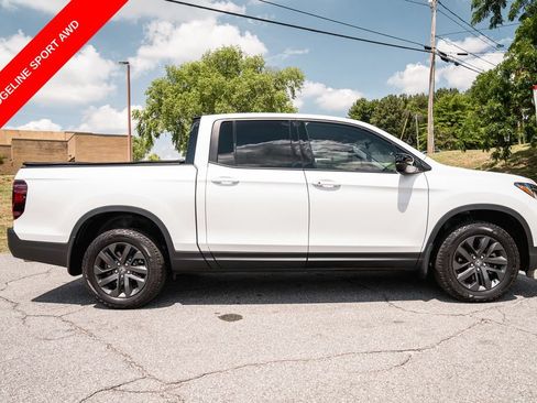 Used 2023 Honda Ridgeline Sport image 9