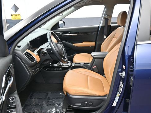 Used 2024 Kia Seltos EX image 11