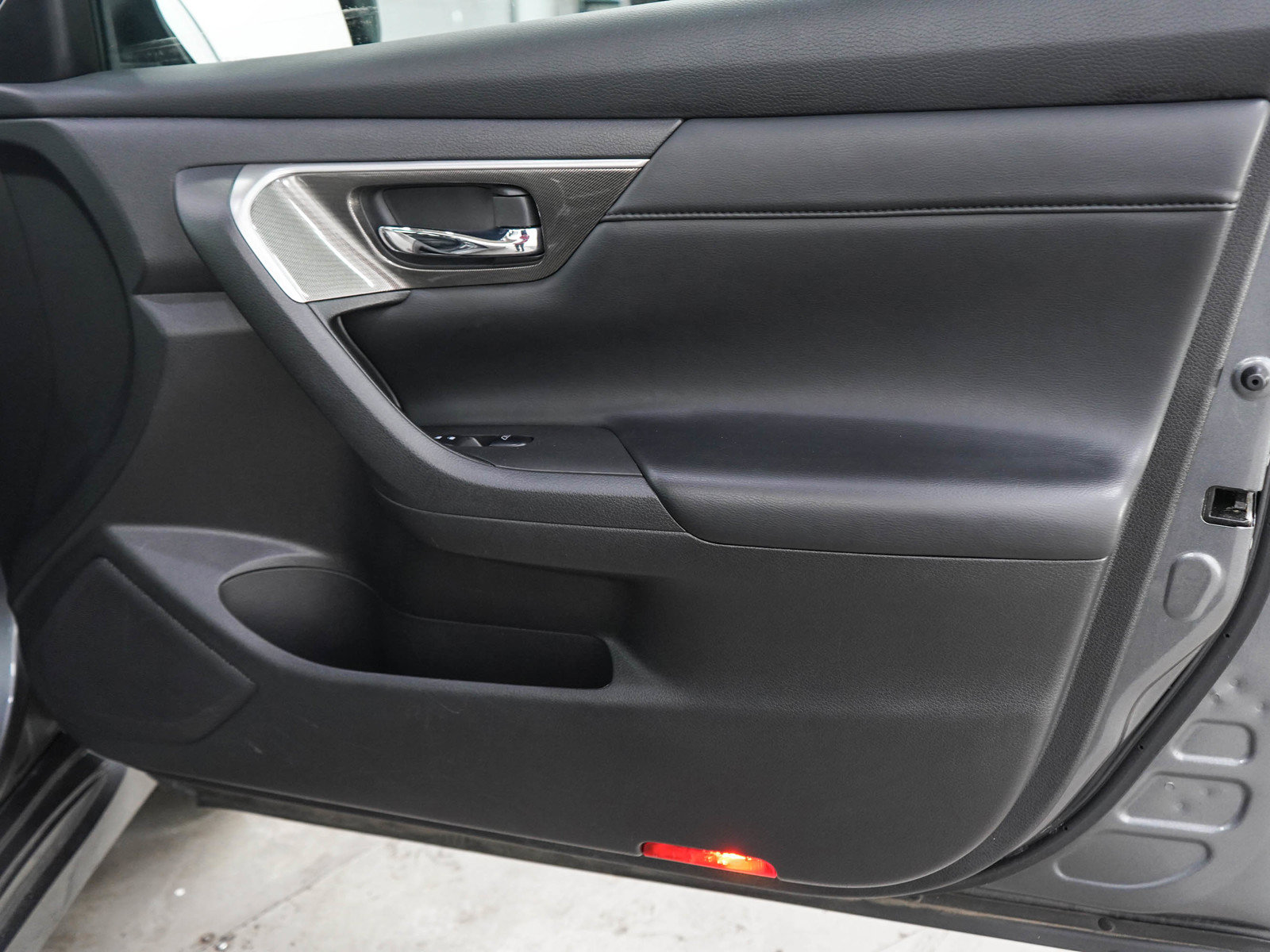 Used 2015 Nissan Altima 2.5 SL FWD image 9