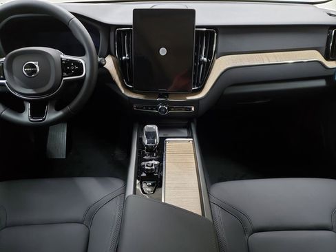 New 2026 Volvo XC60 B5 Core w/ Protection Package Premier image 9