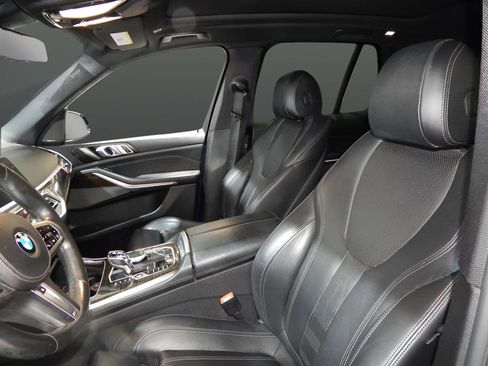 Used 2019 BMW X5 xDrive40i w/ M Sport Package image 18