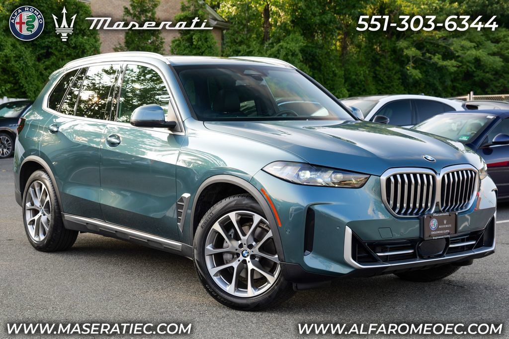 Used 2024 BMW X5 xDrive40i w/ Premium Package AWD/4WD image 1