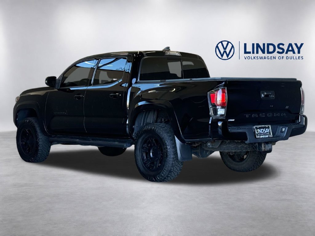 Used 2017 Toyota Tacoma TRD Sport w/ Tow Package (A/T) AWD/4WD image 4