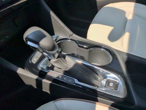 Used 2024 Buick Encore GX Avenir w/ Avenir Convenience Package FWD image 27