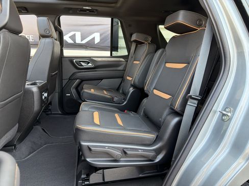 Used 2023 GMC Yukon AT4 w/ AT4 Premium Package AWD/4WD image 13