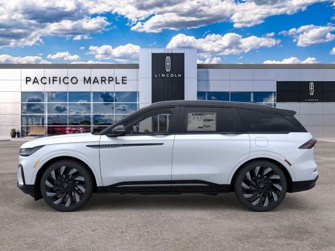 New 2026 Lincoln Nautilus Reserve w/ Jet Appearance Package AWD/4WD image 3