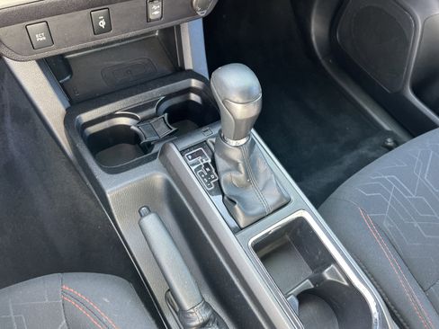 Used 2017 Toyota Tacoma TRD Sport w/ Tow Package image 9