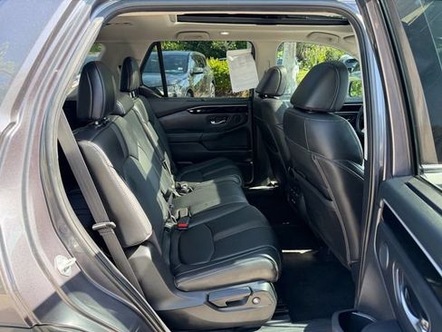 Used 2023 Honda Pilot Touring image 18