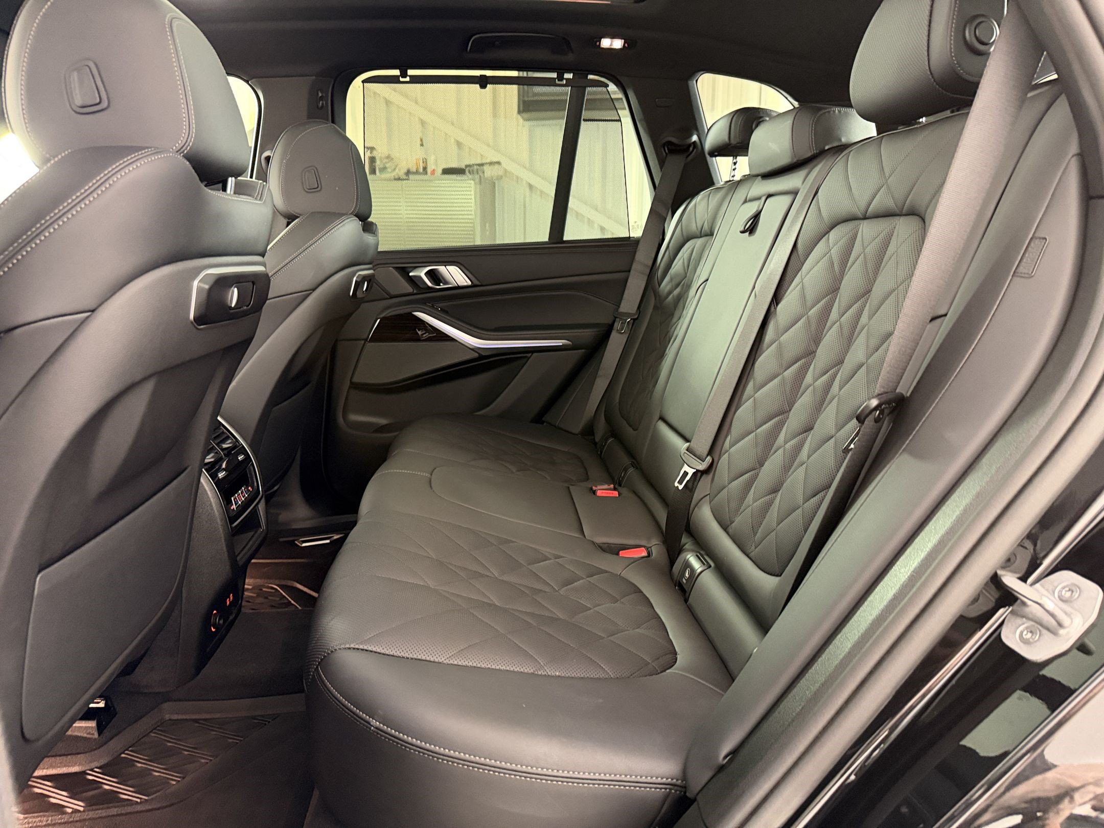Used 2025 BMW X5 xDrive50e AWD/4WD image 23