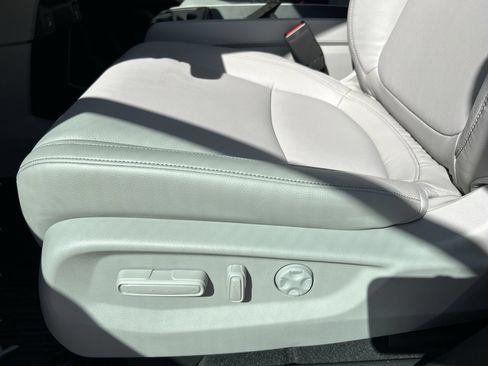 Used 2024 Honda Odyssey EX-L image 15