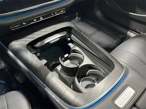 Used 2025 Mercedes-Benz E 350 4MATIC Sedan image 26