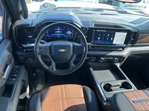 Used 2025 Chevrolet Silverado 2500 High Country w/ Technology Package image 27