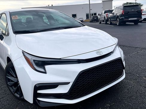 Used 2025 Toyota Corolla SE FWD image 4