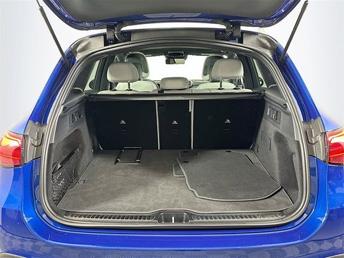 Used 2025 Mercedes-Benz GLC 300 4MATIC image 16