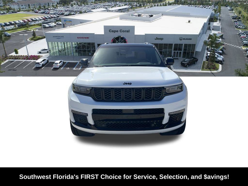 Used 2023 Jeep Grand Cherokee L Summit AWD/4WD image 2