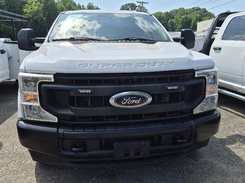 Used 2021 Ford F250 XL w/ Power Equipment Group RWD image 3