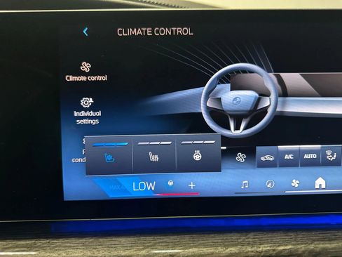 Used 2024 BMW i7 xDrive60 AWD/4WD image 49