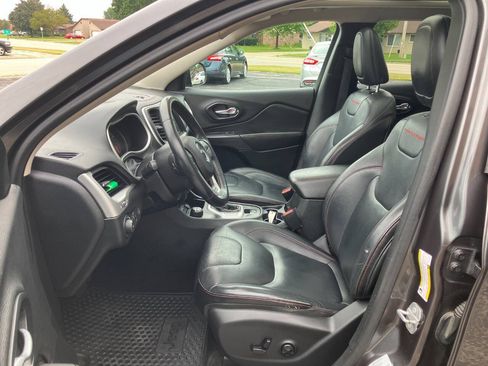 Used 2015 Jeep Cherokee Trailhawk w/ Leather Interior Group AWD/4WD image 10
