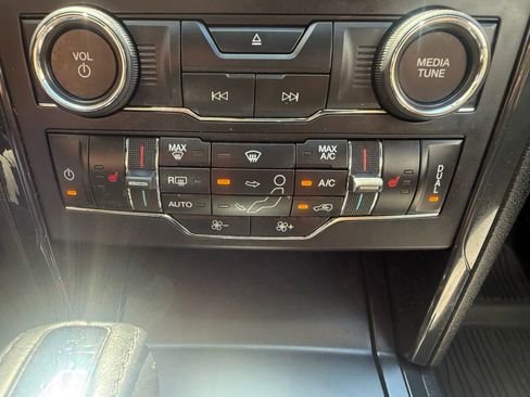 Used 2017 Ford Explorer XLT w/ Equipment Group 202A image 21