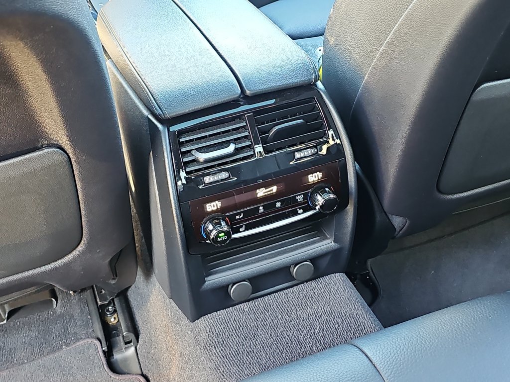 Used 2019 BMW 530i xDrive AWD/4WD image 35