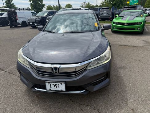 Used 2016 Honda Accord EX image 2